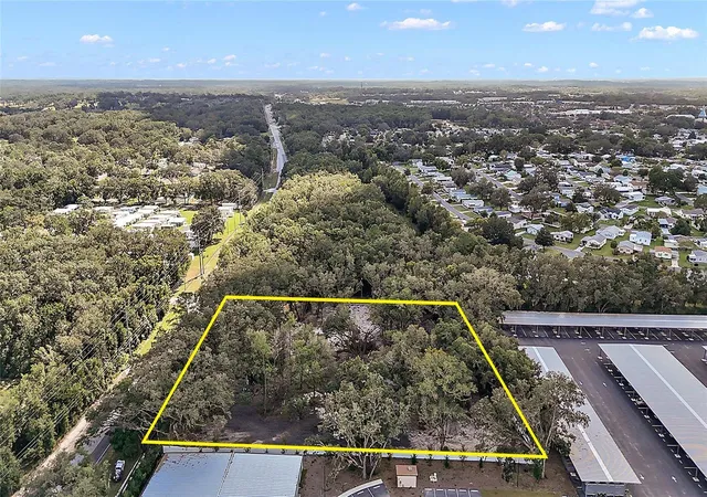 Homes for sale in Weirsdale, FL | 41015 County Road 25, Weirsdale, FL 32195 | MLS# G5088471