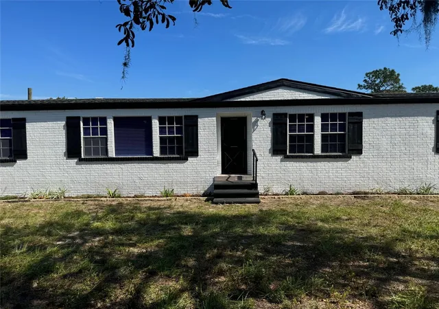 Photo 2 of Manufactured home for sale at 9437 N Singapore Ave, Dunnellon, FL 34433 | MLS# OM688309 | Listing updated on 2026-08-03