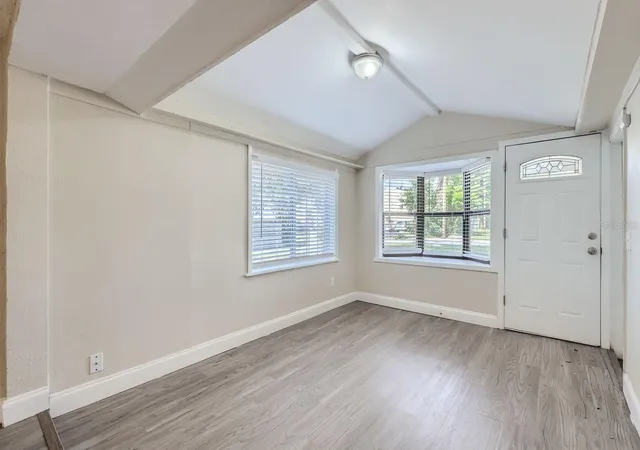 Photo 4 of Single family home for sale at 524 E Church St, Deland, FL 32724 | MLS# O6252354 | Listing updated on 2026-09-29