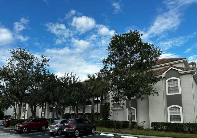 3rd image of 14013 Fairway Island Dr, Orlando, FL 32837