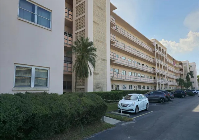 Condo for sale at 5623 80th Street N #510, Saint Petersburg, FL 33709 | MLS# TB8314951
