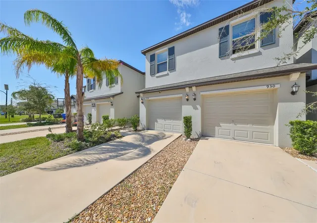 3rd image of 928 Royal Empress Dr, Ruskin, FL 33570 | MLS# TB8315223
