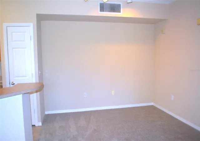 Listing Photo 5 - Condo for sale in building located at 5701 Soldier Cir, Sarasota, FL 34233 - Unit #104