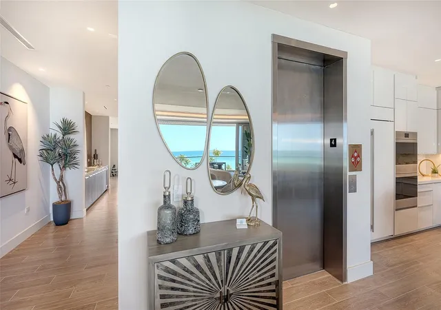 4th image of 1561 Gulf Of Mexico Dr #403, Longboat Key, FL 34228 | MLS# A4627926