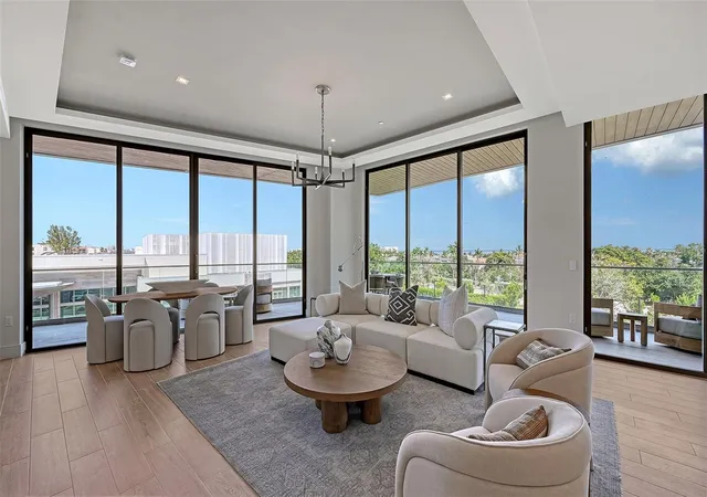 Photo 4 of Condo for sale at 1591 Gulf Of Mexico Dr #413, Longboat Key, FL 34228 | MLS# A4627935 | Listing updated on 2026-10-05