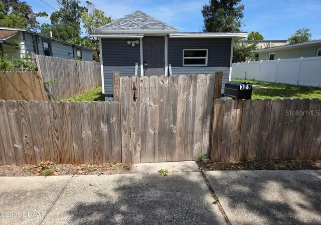 Photo 3 of Single family home for sale at 339 Maple St, Daytona Beach, FL 32114 | MLS# G5089023 | Listing updated on 2026-08-13