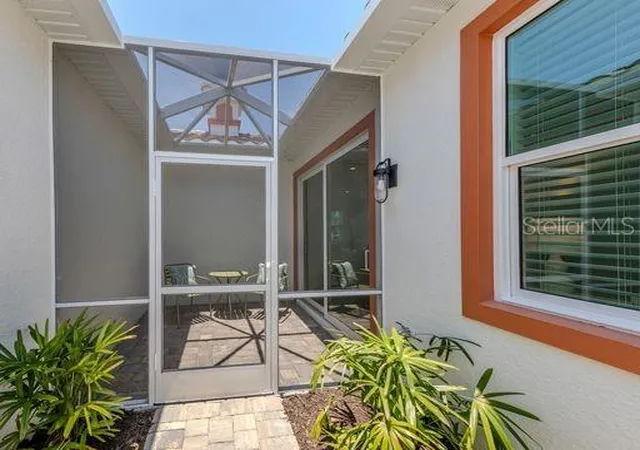 Photo 3 of Single family home for sale at 124 Clifton Way, Venice, FL 34292 | MLS# N6135311 | Listing updated on 2026-10-13