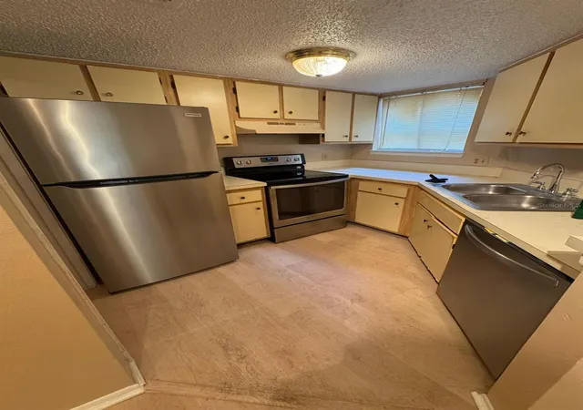 Photo 3 of Condo for sale at 1940 Lake Atriums Cir #93, Orlando, FL 32839 | MLS# S5115414 | Listing updated on 2025-12-02