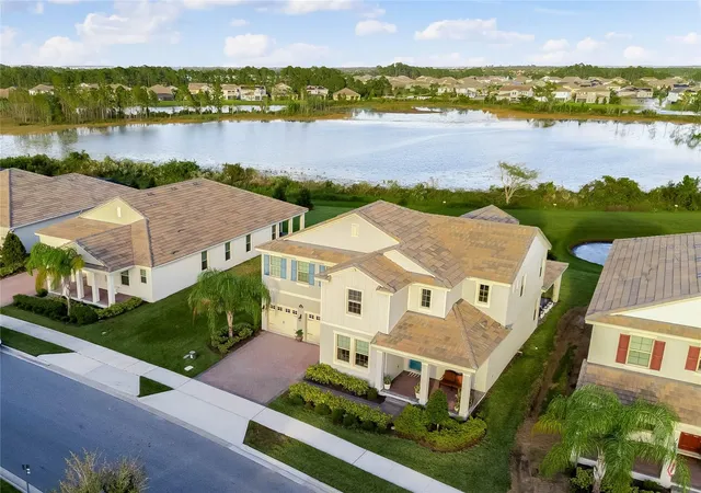 Photo 2 of Sale Pending at 9849 Lost Creek Dr, Winter Garden, FL 34787 | MLS# O6258009 | Listing updated on 2026-06-18