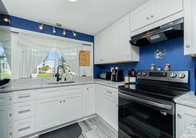 2nd image of 1520 Blue Heron Dr, Englewood, FL 34224 | MLS# C7500560