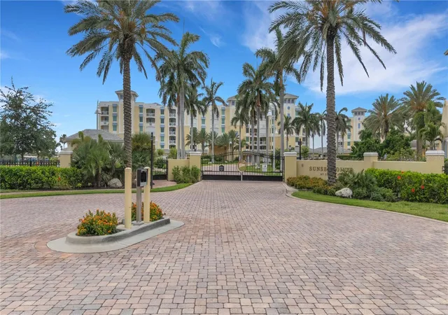 Homes for sale in Saint Petersburg, FL | 795 Collany Rd #304, Saint Petersburg, FL 33715 | MLS# TB8322483