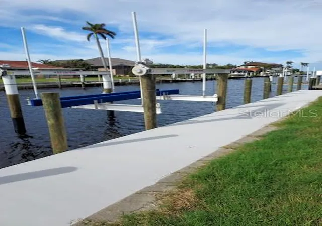 3rd image of 2200 Palm Tree Dr, Punta Gorda, FL 33950 | MLS# C7500628