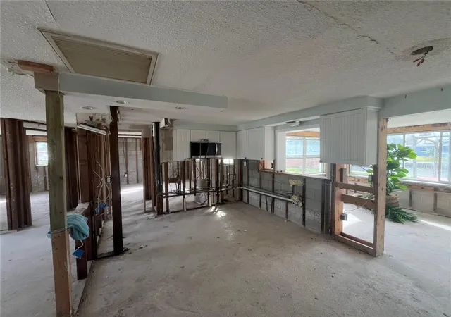 Photo 4 of Single family home for sale at 13639 Frances Ave, Hudson, FL 34667 | MLS# W7870105 | Listing updated on 2026-09-24