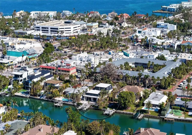 3rd image of 515 S Washington Dr, Sarasota, FL 34236 | MLS# A4630034