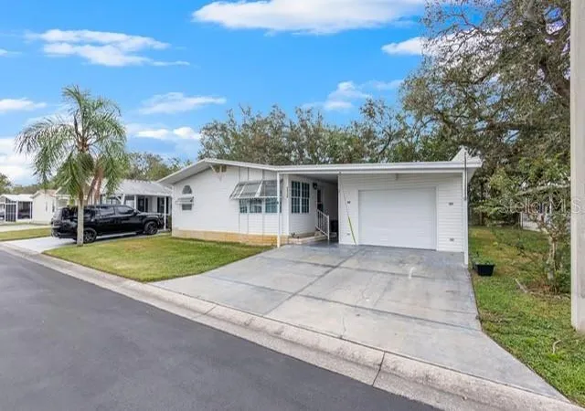 2nd image of 34124 Estates Ln, Wesley Chapel, FL 33543 | MLS# TB8323758