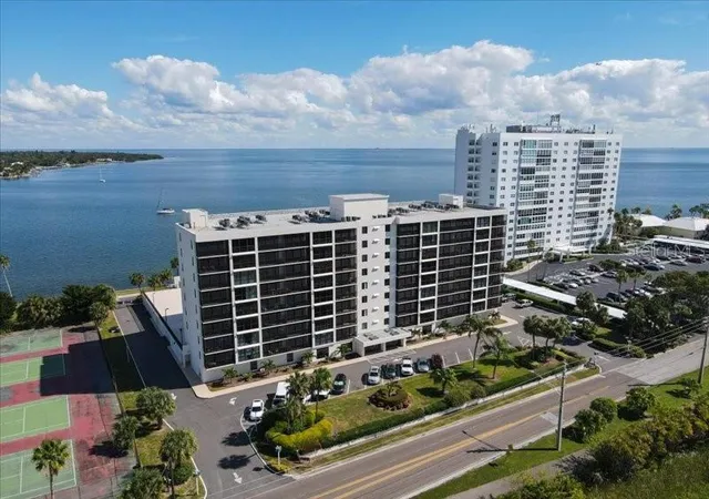 1st image of 7100 Sunshine Skyway Ln S #706, Saint Petersburg, FL 33711 | MLS# A4630144