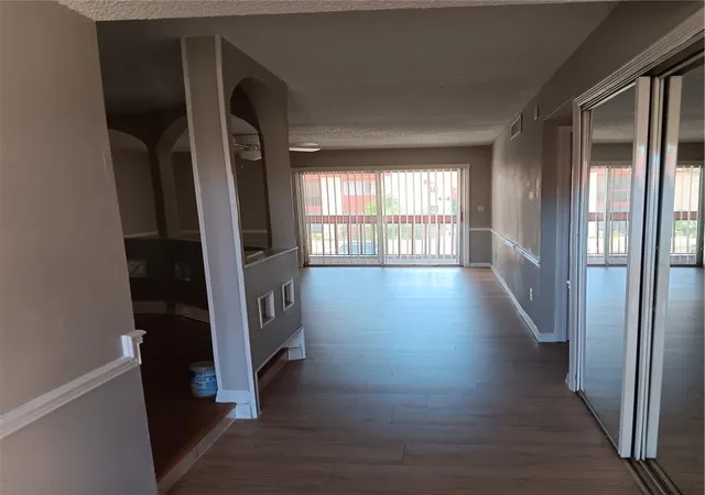 Homes for sale in Orlando, FL | 2860 N Powers Dr #8, Orlando, FL 32818 | MLS# O6260088