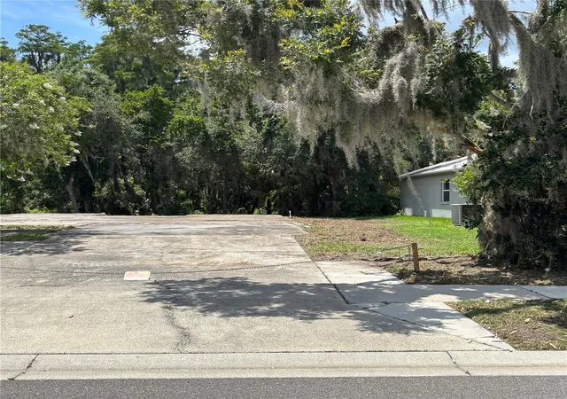 2nd image of 1323 Baythorn Dr, Wesley Chapel, FL 33543 | MLS# TB8324900