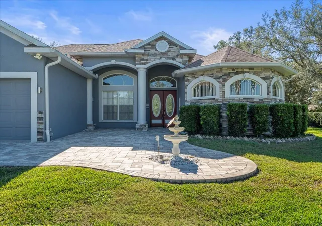 3rd image of 10307 Ridge Top Loop, Weeki Wachee, FL 34613 | MLS# W7870325