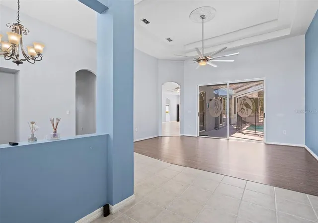 4th image of 10307 Ridge Top Loop, Weeki Wachee, FL 34613 | MLS# W7870325