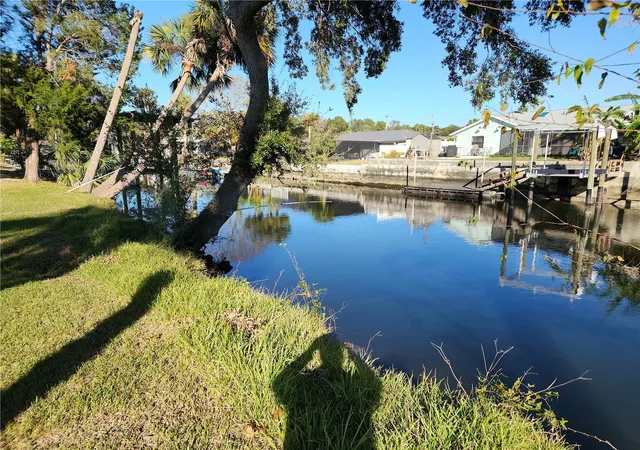 4th image of 3879 N Seminole Pt, Crystal River, FL 34428 | MLS# OM690751