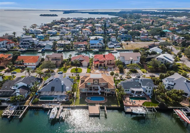 Photo 75 of Mansion for sale at 119 8th Street E, Saint Petersburg, FL 33715 | MLS# TB8327613 | Listing updated on 2026-03-10