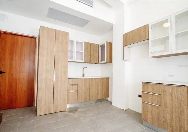 Photo 2 of Condo for sale at 319 Recinto Sur St #2, San Juan, PR 00901 | MLS# PR9110497 | Listing updated on 2025-11-26