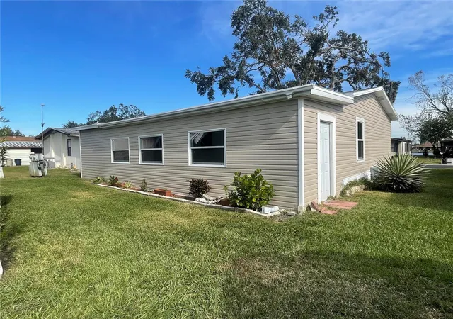 2nd image of 3145 Hidden Lake Dr, Wesley Chapel, FL 33543 | MLS# O6263571