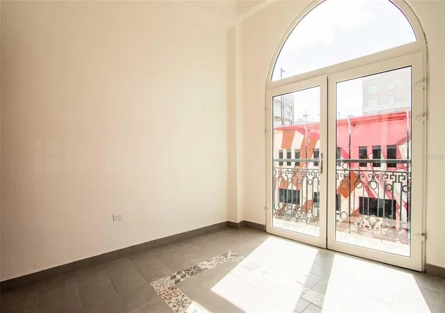 Photo 4 of Condo for sale at 319 Recinto Sur St #6, San Juan, PR 00901 | MLS# PR9110528 | Listing updated on 2025-12-01