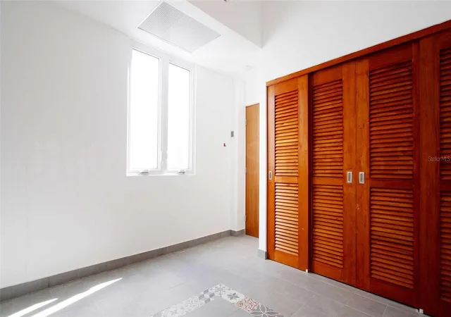 Photo 4 of Condo for sale at 319 Recinto Sur St #5, San Juan, PR 00901 | MLS# PR9110530 | Listing updated on 2025-12-01