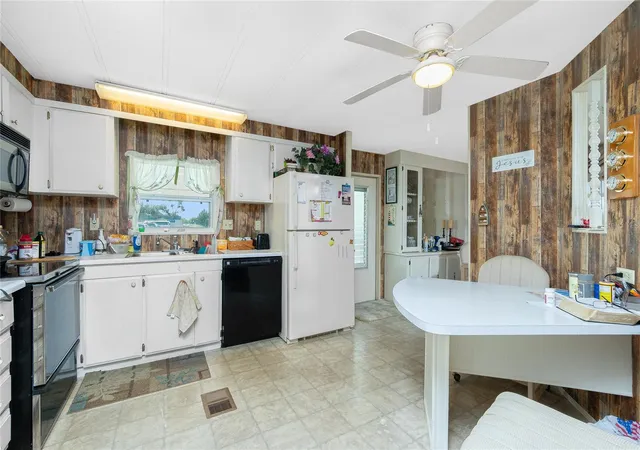 Photo 4 of Manufactured home for sale at 7474 Fulmar Ave, Port Charlotte, FL 33981 | MLS# C7502086 | Listing updated on 2026-04-09