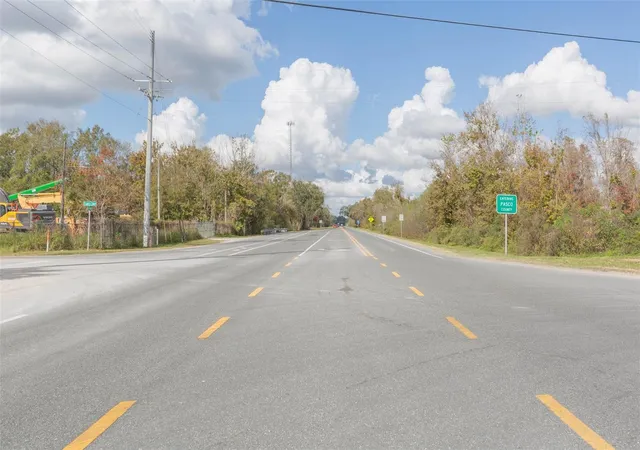 17th image of 2050 Paul S Buchman Hwy, Zephyrhills, FL 33540 | MLS# TB8331294