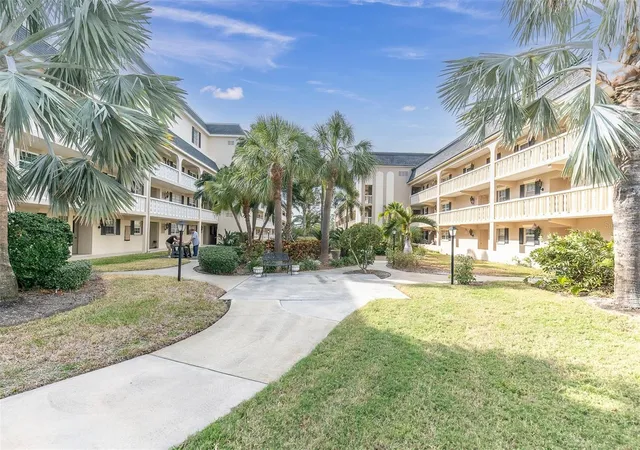 Photo 4 of Condo for sale at 155 Bluff View Dr #103, Belleair Bluffs, FL 33770 | MLS# W7870866 | Listing updated on 2026-10-04