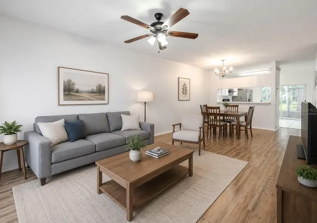 4th image of 2432 Lake Woodberry Cir, Brandon, FL 33510 | MLS# TB8331935
