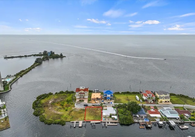 Photo 1 of Land for sale at 6200 Lonnie Lee Ln, Hudson, FL 34667 | MLS# W7870967 | Listing updated on 2026-10-01