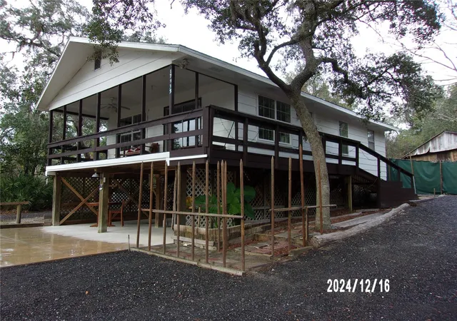 Photo 1 of Single family home for sale at 17935 Se 10th Place, Silver Springs, FL 34488 | MLS# OM691769 | Listing updated on 2026-06-08