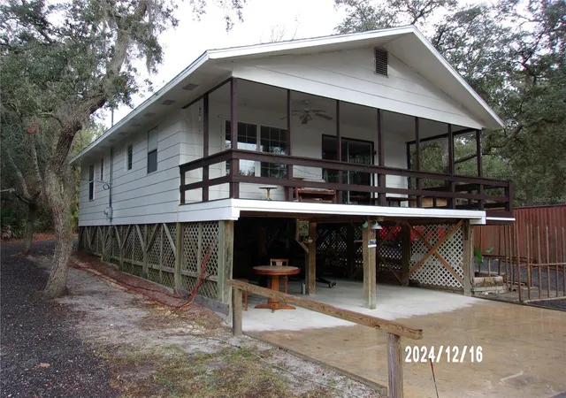 Photo 3 of Single family home for sale at 17935 Se 10th Place, Silver Springs, FL 34488 | MLS# OM691769 | Listing updated on 2026-06-08