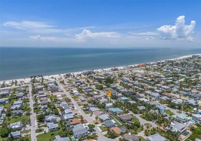 3rd image of 140 Bay Mar Dr, Fort Myers Beach, FL 33931 | MLS# GC527057