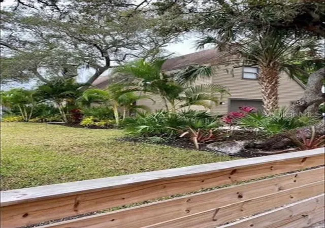 Photo 2 of Single family home for sale at 5311 Creek Dr, Sarasota, FL 34231 | MLS# A4633792 | Listing updated on 2026-06-22