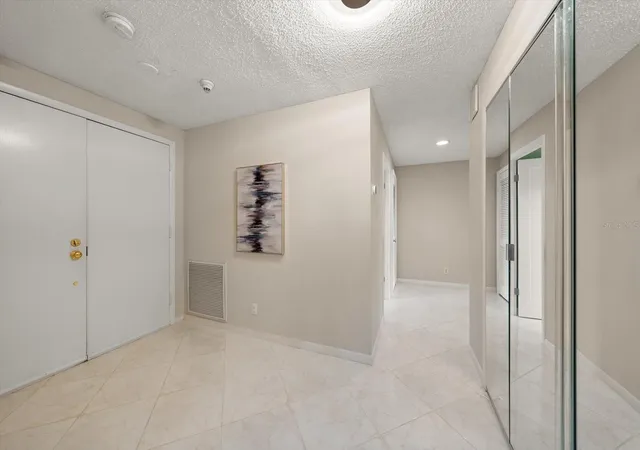 Listing Photo 4 - Condo for sale in building located at 6 Belleview Blvd, Belleair, FL 33756 - Unit #105