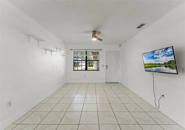 Photo 4 of Single family home for sale at 825 Kottle Cir S, Daytona Beach, FL 32114 | MLS# O6267926 | Listing updated on 2026-06-02