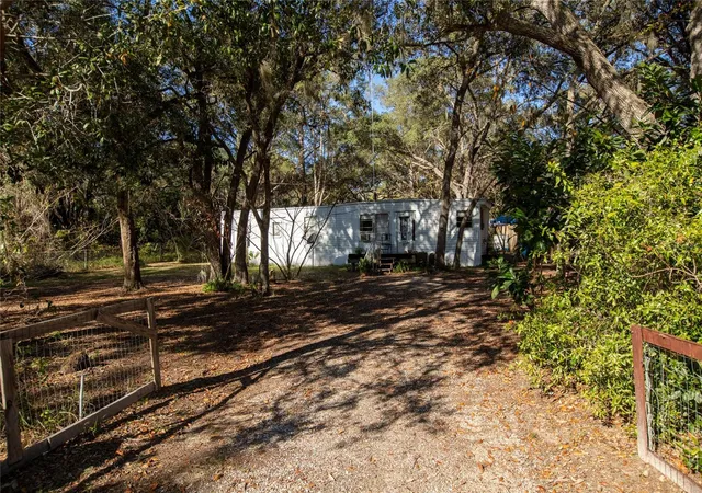 Homes for sale in Hawthorne, FL | 270 Bay St, Hawthorne, FL 32640 | MLS# GC527148