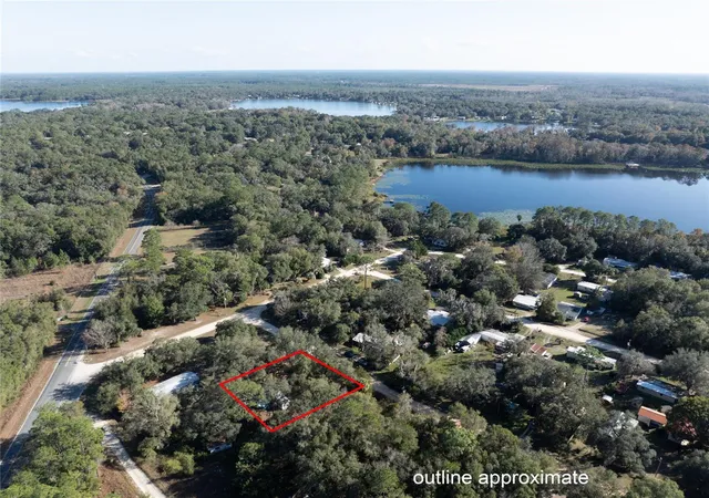 Homes for sale in Hawthorne, FL | 270 Bay St, Hawthorne, FL 32640 | MLS# GC527148