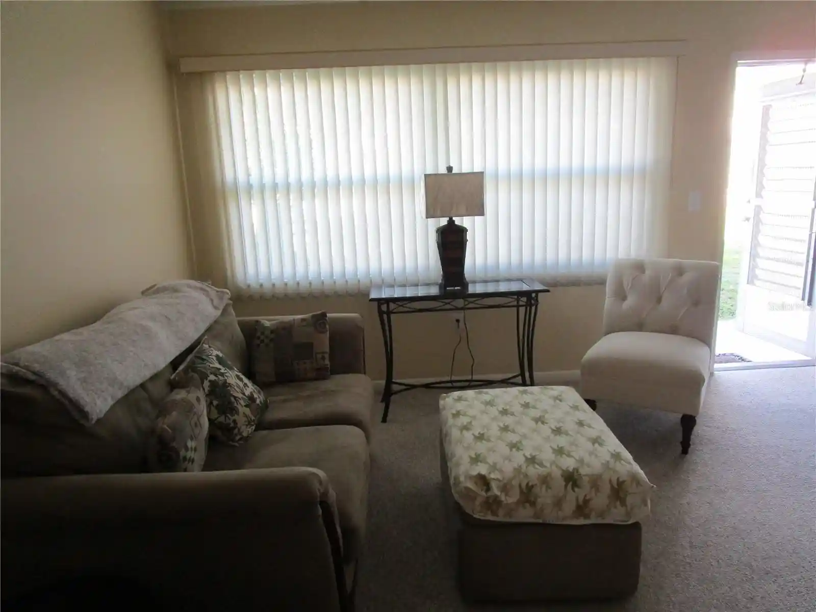 Listing Photo 2 - Condo for sale in 5876 21St St N located at 5876 21St St N, St. Petersburg, FL 33714 - Unit 5876 21st Street N
