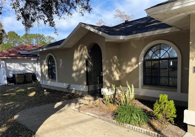 Photo 3 of Sale Pending at 511 Kilimanjaro Dr, Kissimmee, FL 34758 | MLS# S5117973 | Listing updated on 2026-06-10