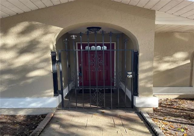 Photo 4 of Sale Pending at 511 Kilimanjaro Dr, Kissimmee, FL 34758 | MLS# S5117973 | Listing updated on 2026-06-10