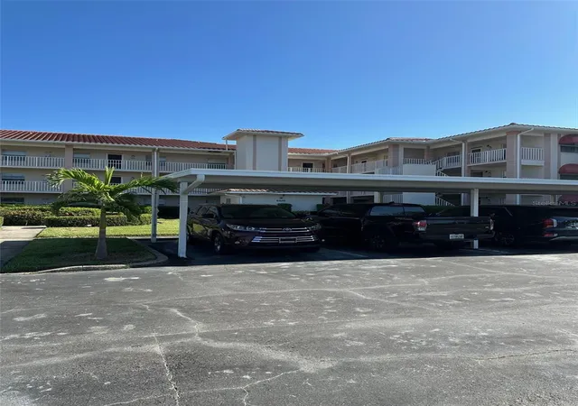 3rd image of 6505 Stone River Rd #202, Bradenton, FL 34203 | MLS# A4634631