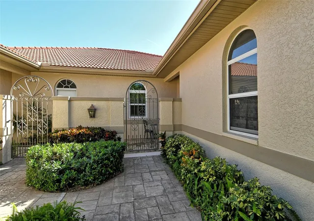 Photo 4 of House for sale at 3416 W Chelmsford Ct #2, Sarasota, FL 34235 | MLS# A4634668 | Listing updated on 2026-07-06