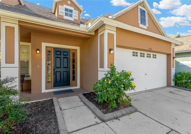 Photo 3 of Sale Pending at 10814 Newbridge Dr, Riverview, FL 33579 | MLS# TB8335920 | Listing updated on 2026-06-18