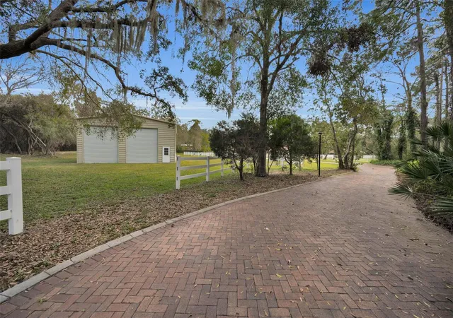 4th image of 249 Dogwood Tr, Tarpon Springs, FL 34688 | MLS# TB8337103